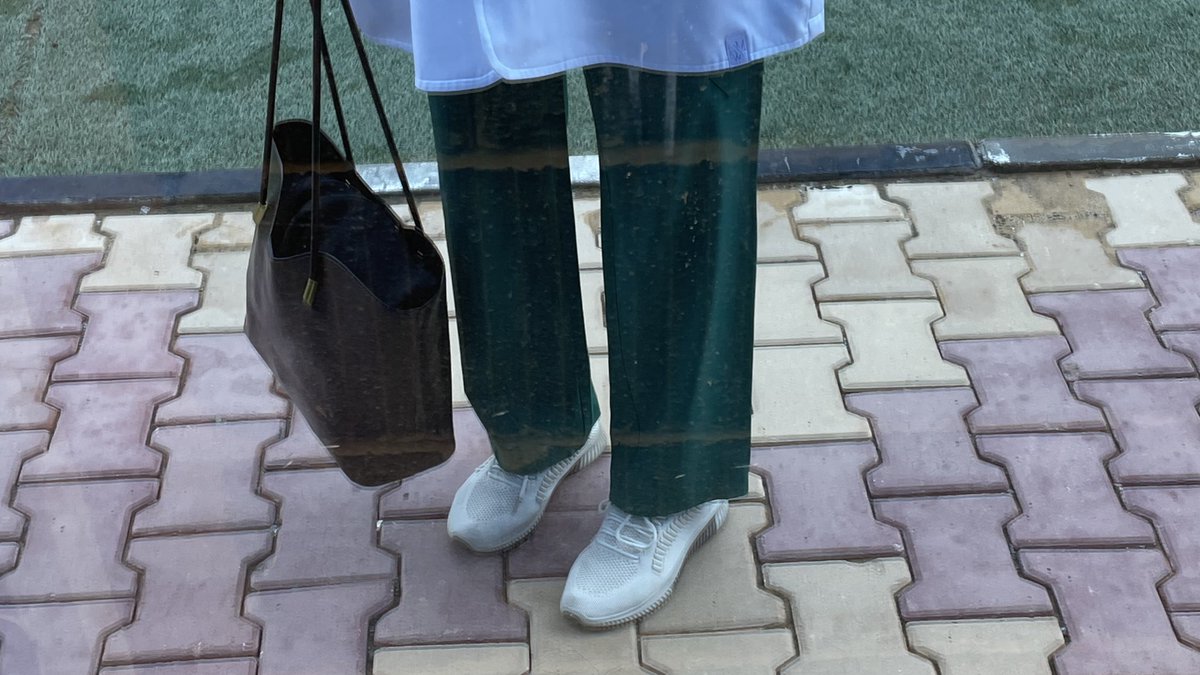 ساعات تحمد ربك إن الأيام الصعبه بتخلص ومحد شافها 
محد شهدها معاك لكن ربك
مُطّلع وأنت مأجور الله لا يحرمنا من لطفه ورحمته
❣️