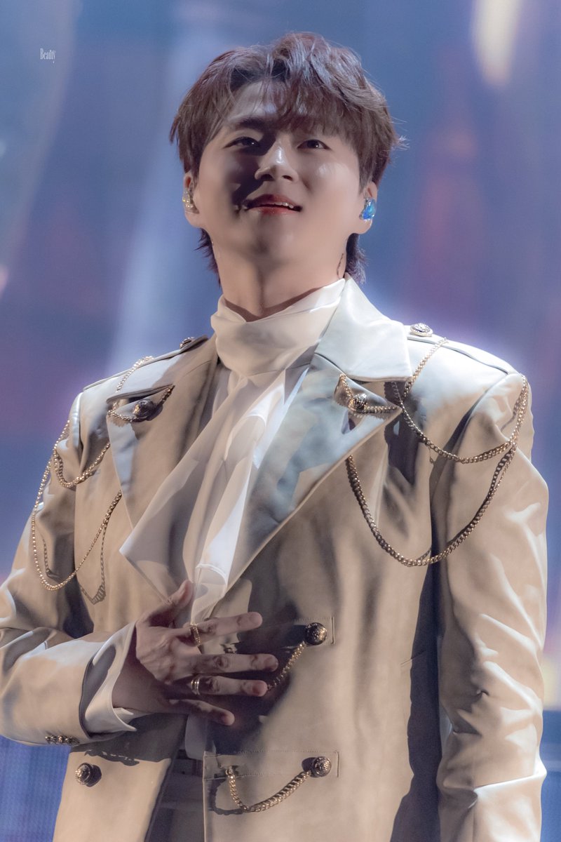 beauty_dm_me's tweet photo. 251227 더 레거시_서울

고양이 완댜님✨

#Forestella 
#조민규
#포레스텔라 https://t.co/axEMBaTZSL