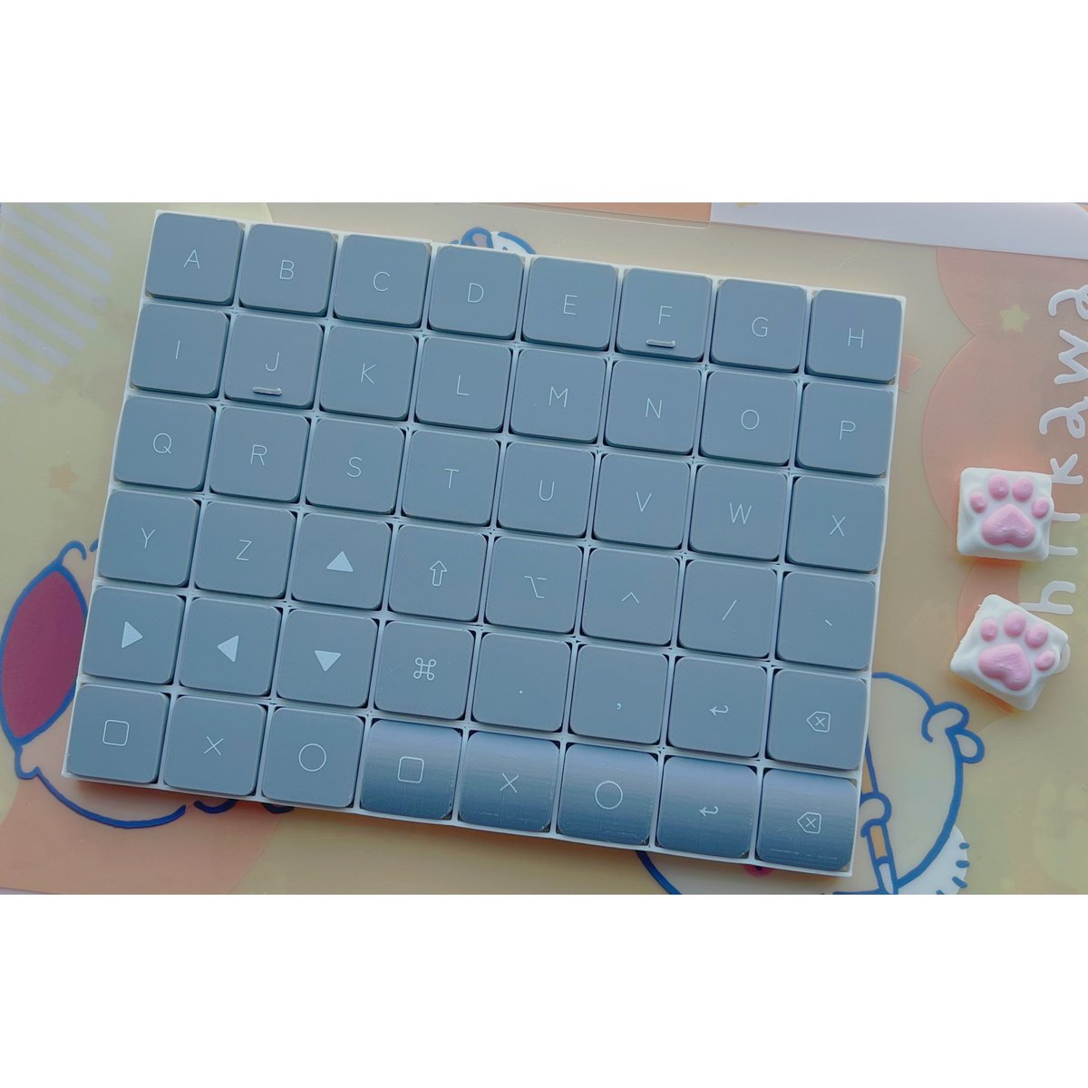 17mmピッチに対応したオリジナルの印字キーキャップと肉球キーキャップを抽選で2名様にプレゼントいたします！

marupoko(ホワイト) 
flat(グレー)
の2種類いずれかをお送りいたします•ᴗ-

【応募方法】
☑この投稿をリポスト＆いいねして、本アカウント
(<a href="/Yu_keyb/">ゆ</a>)をフォロー

締切：〜1/3(土)23:59