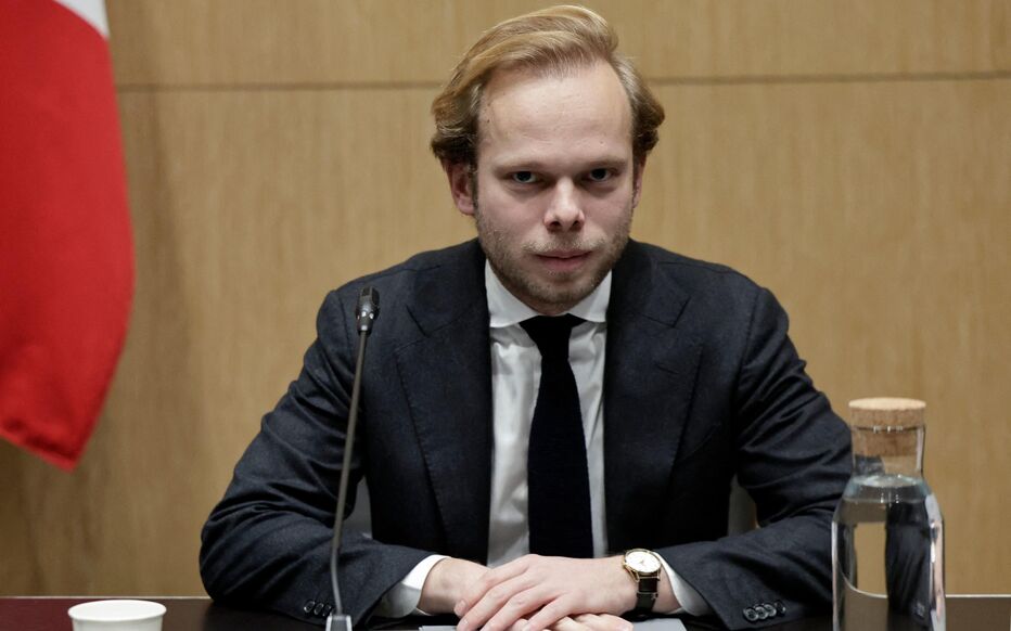 Il a fait un travail exceptionnel à l'assemblée pour dénoncer les dérives de l'audiovisuel public.

Un avant-goût de ce à quoi ressemblerait une assemblée afueriste qui demanderait vraiment des comptes à son administration .