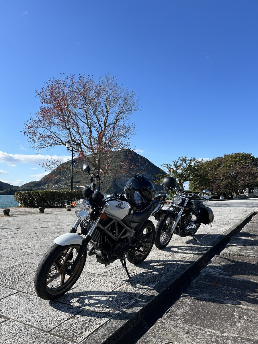 VTR250_m9's tweet photo. 貼るカイロは無敵😂 https://t.co/xflkkX6sFO