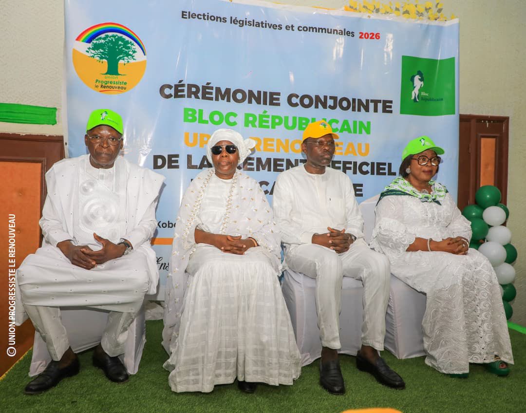 UP_LeRenouveau_'s tweet photo. 🟡⚪️ L’#UPleRenouveau et le #BR procèdent conjointement au #lancement officiel de la #campagne #électorale dans le cadre des #communales et #législatives du 11 janvier 2026. C’était ce 27 décembre 2025 à Parakou. https://t.co/W9wUcdrY3o