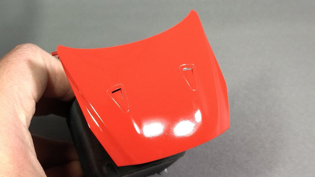 フジミ のR35 GT-R 。国産車の赤はMr.カラーC3を使うことが多いが