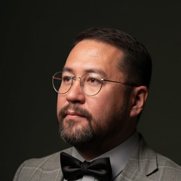 Зандаа Гоош: Хотын даргын анхааралд өртсөөн 😅
Тэгэхээр бид яагаад энэ асуудал дээр ойлголцохгүй байна гэхээр ийм юм. Нямбаатарт зориулав!
UBcab, Grab, Uber, Tino … гээд эдгээр компаниуд такси компани биш юмаа. Энэ хэд чинь технологийн компаниуд юм.
Такси компани яадаг гэхээр