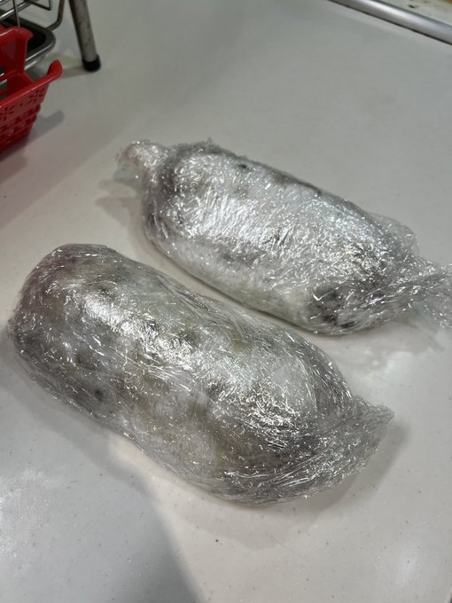 ようやくお腹痛いのがマシになったからシュトーレン仕込んでる 