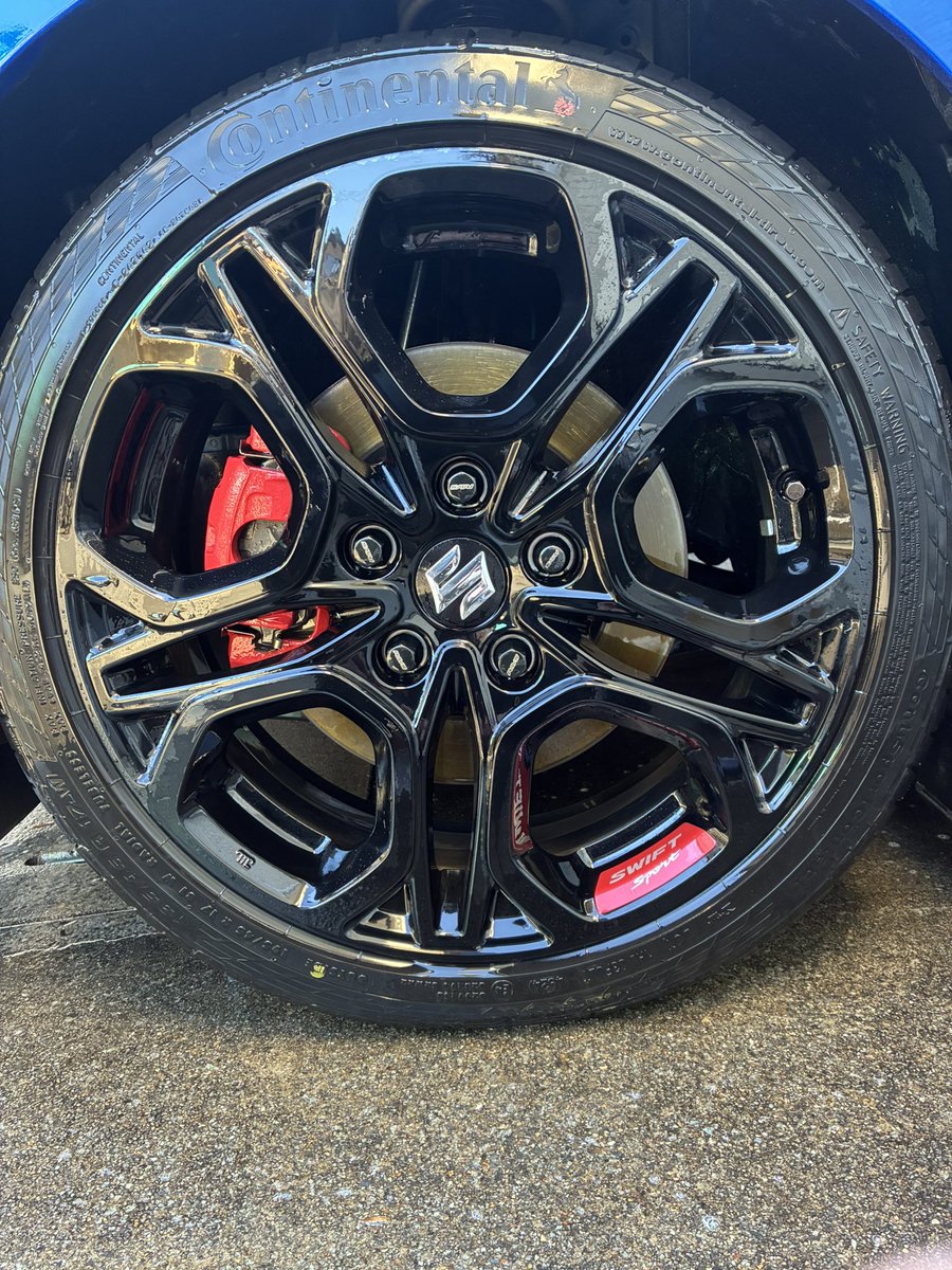 どなたかファイナルエディションのzc33s純正ホイール10万円で欲しい人