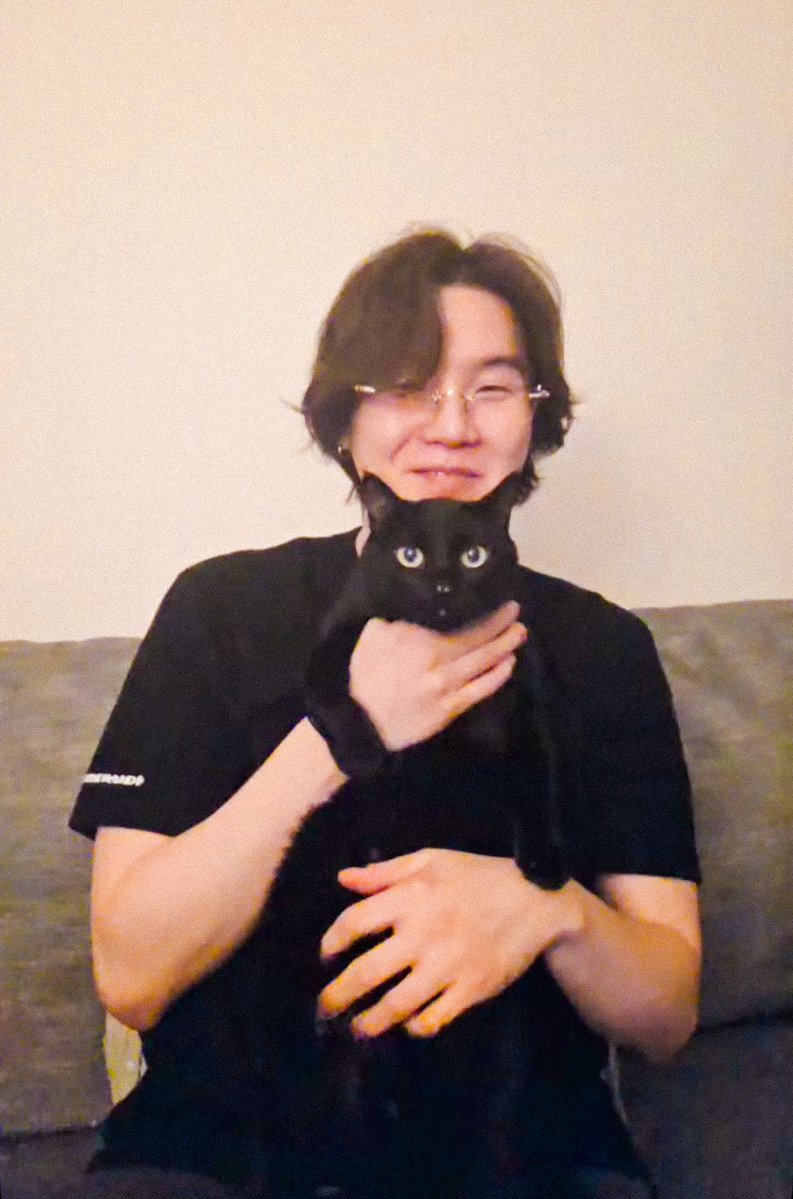 googiejar's tweet image. "isn't tang pretty?"

- yes, very pretty just like you. 🖤