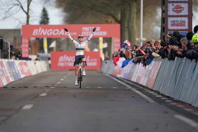 Le Gruppetto tweet media