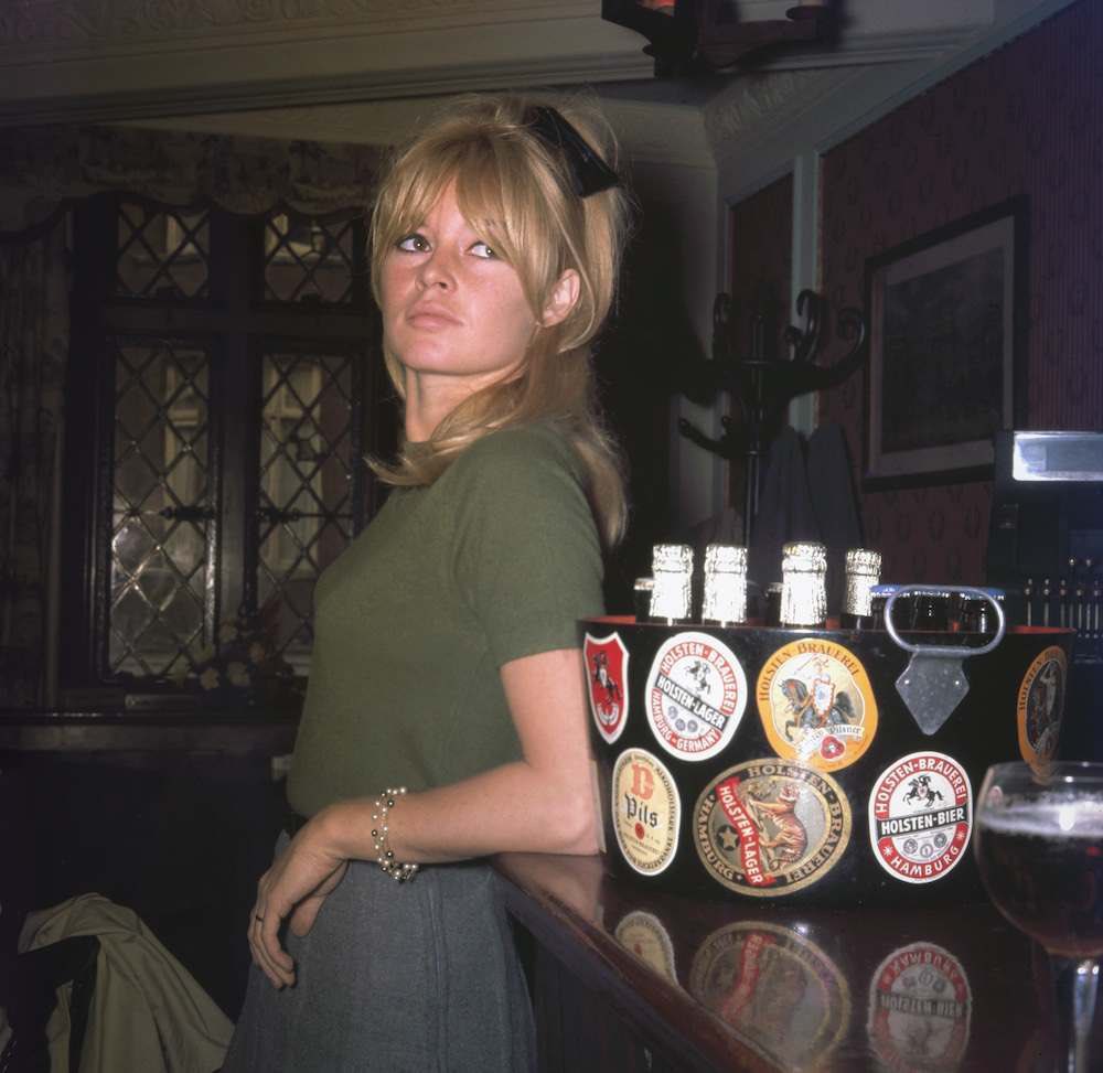 Brigitte Bardot in the Coach and Horses on Bruton Lane, photos by Ray Bellisario in 1968