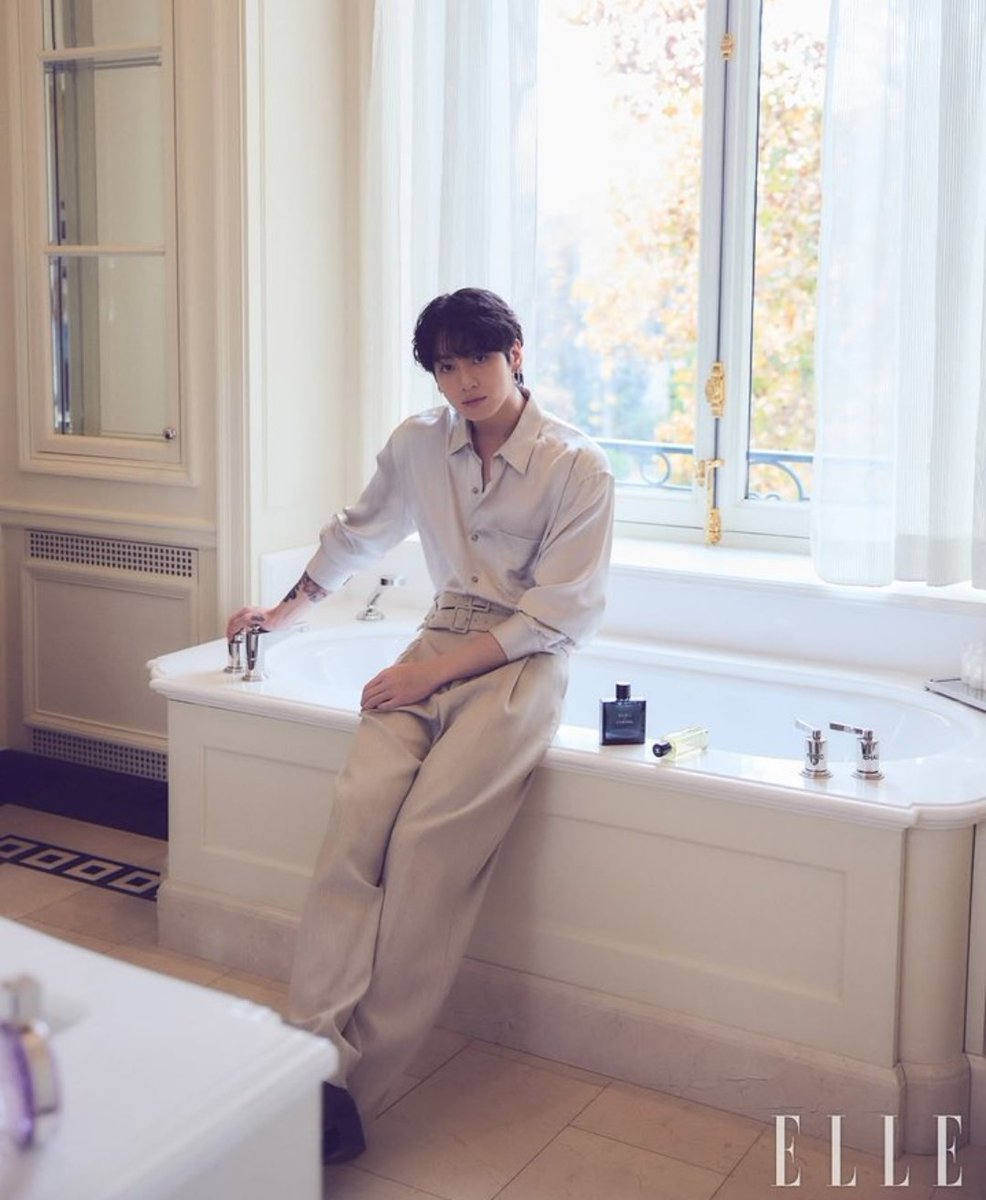 nyannlovebts's tweet photo. 日本にはこのように現れる男性をビューネくんと呼ぶ掟があるんですが https://t.co/EgZwmO3yz0