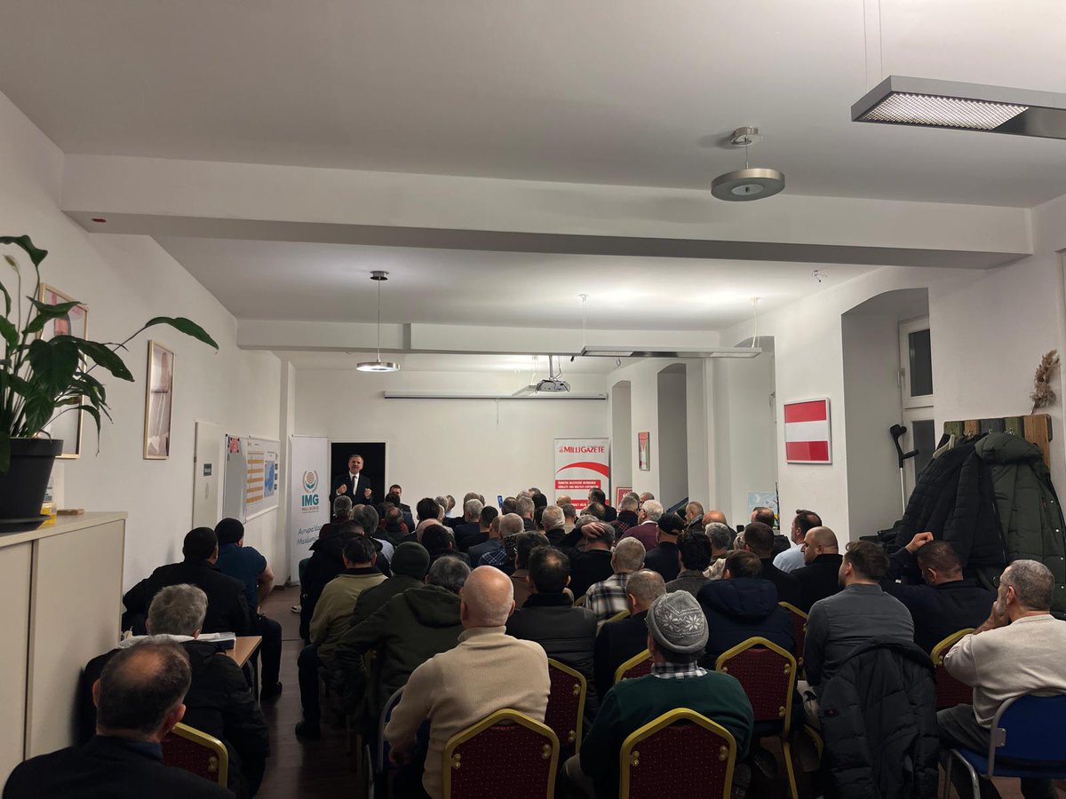 📍Avusturya - Viyana 

Viyana bölge teşkilatımızın düzenlemiş olduğu programda teşkilat mensuplarımızla buluştuk. 

Siyasi gündemi, teşkilat çalışmalarımızı ve küresel gelişmeleri değerlendirdiğimiz program vesilesiyle bölge başkanımız Sn. Veysel Gezer ve teşkilat mensuplarımıza