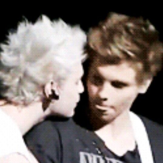 yapping5sos's tweet image. dude young michael was just wild huh