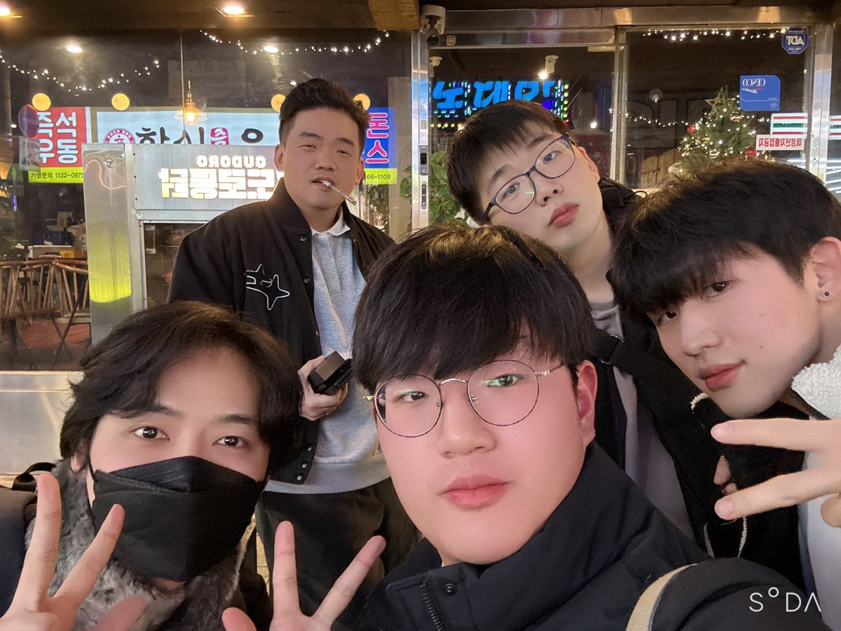 이한경 tweet media