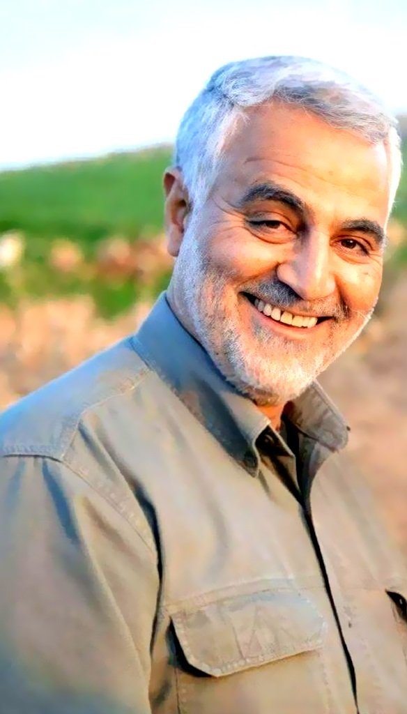 او اهل دیده‌شدن نبود
اما هر جا سرنوشت مهم می‌شد
نامش جلوتر از همه می‌آمد.
#ایرانمرد
#ایگیت