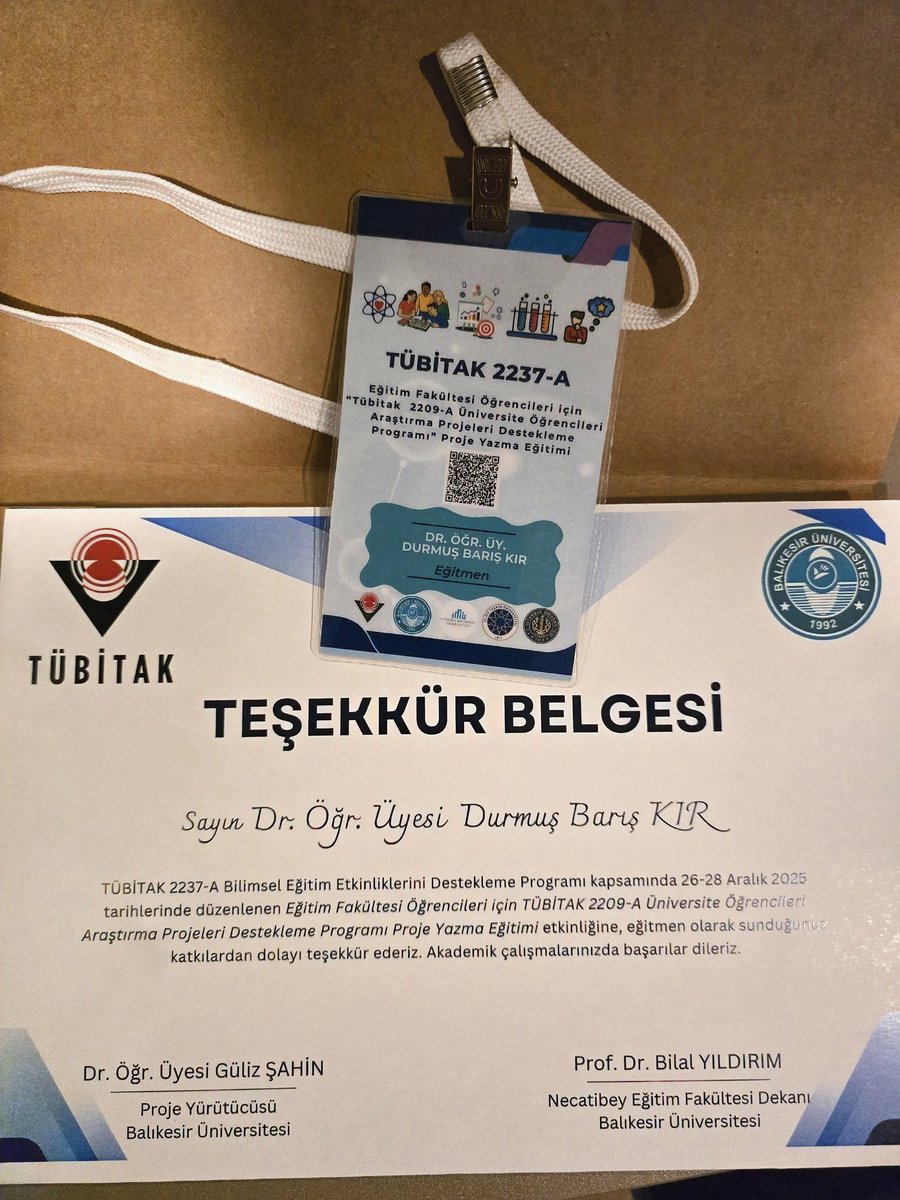 Balıkesir Üniversitesi tarafından düzenlenen "Eğitim Fakültesi Öğrencileri için TÜBİTAK 2209-A Üniversite Öğrencileri Araştırma Projeleri Destekleme Programı kapsamında Proje Yazma Eğitimi" projesinde eğitmen olarak bulunmaktan dolayı çok mutlu oldum.