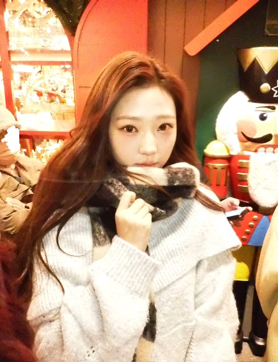 H2Hs_DAHYUN's tweet image. [#핑크텔라🧁]

happy holidays🧣🎄❄
크리스마스 마켓 들렸다가 찍어온 사진들🙈 귀엽죵
하츄가 좋아할 것 같아서 가지구 왔어요
다들 즐거운 연말 보내세용❤

#Hearts2Hearts #하츠투하츠 #STELLA #스텔라 #ステラ