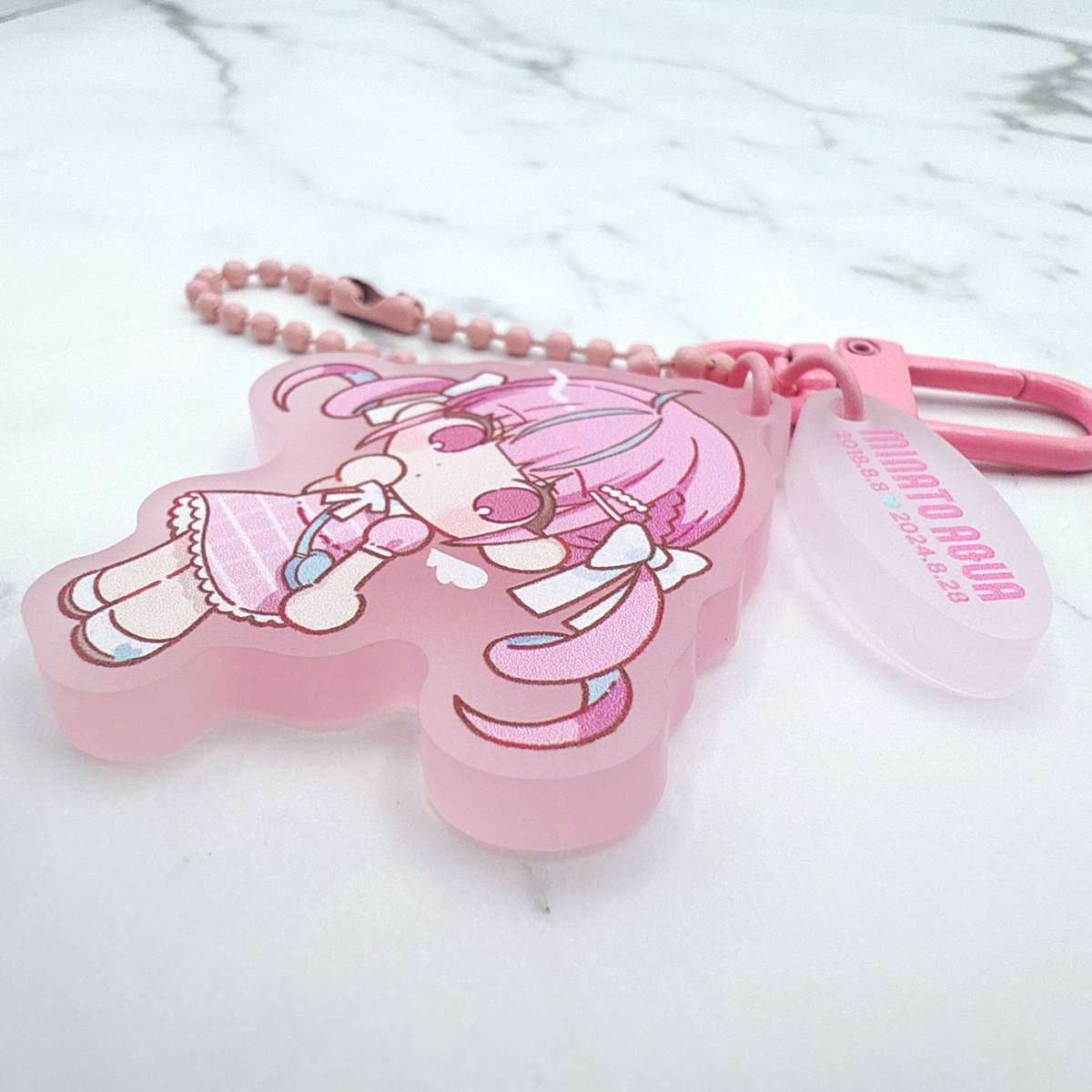 RT @akaru0_0: 新刊セットのグッズたち🌷 アクキーは分厚くてかわいい