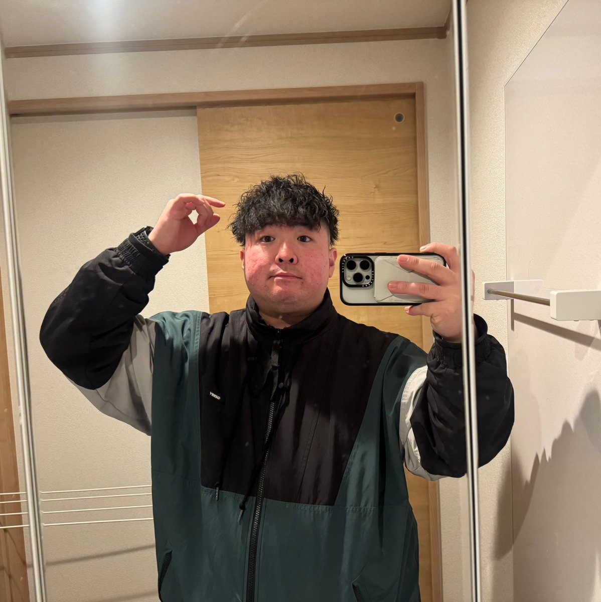 今年もパーマあてた〜💈💇
割といい感じだと思ってるけど、
どうなんだろうか、、、

短髪とどっちがいいですか?🥹