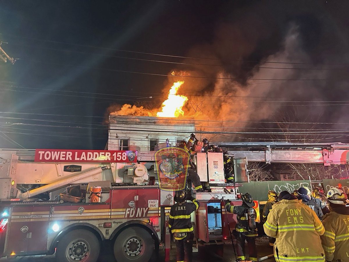 ctfirephoto's tweet image. ADDITIONAL PHOTOS FROM SPRINGFIELD GARDENS: CFPA Social Media Director Julian Tague @857FirePhotos was also on scene of the 3rd alarm in Queens overnight. #fdny