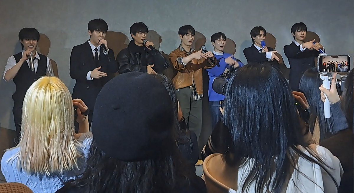 OMEGAXsmsgkskdi's tweet image. ㅈㄴ 눈물 나오는 상황이다...