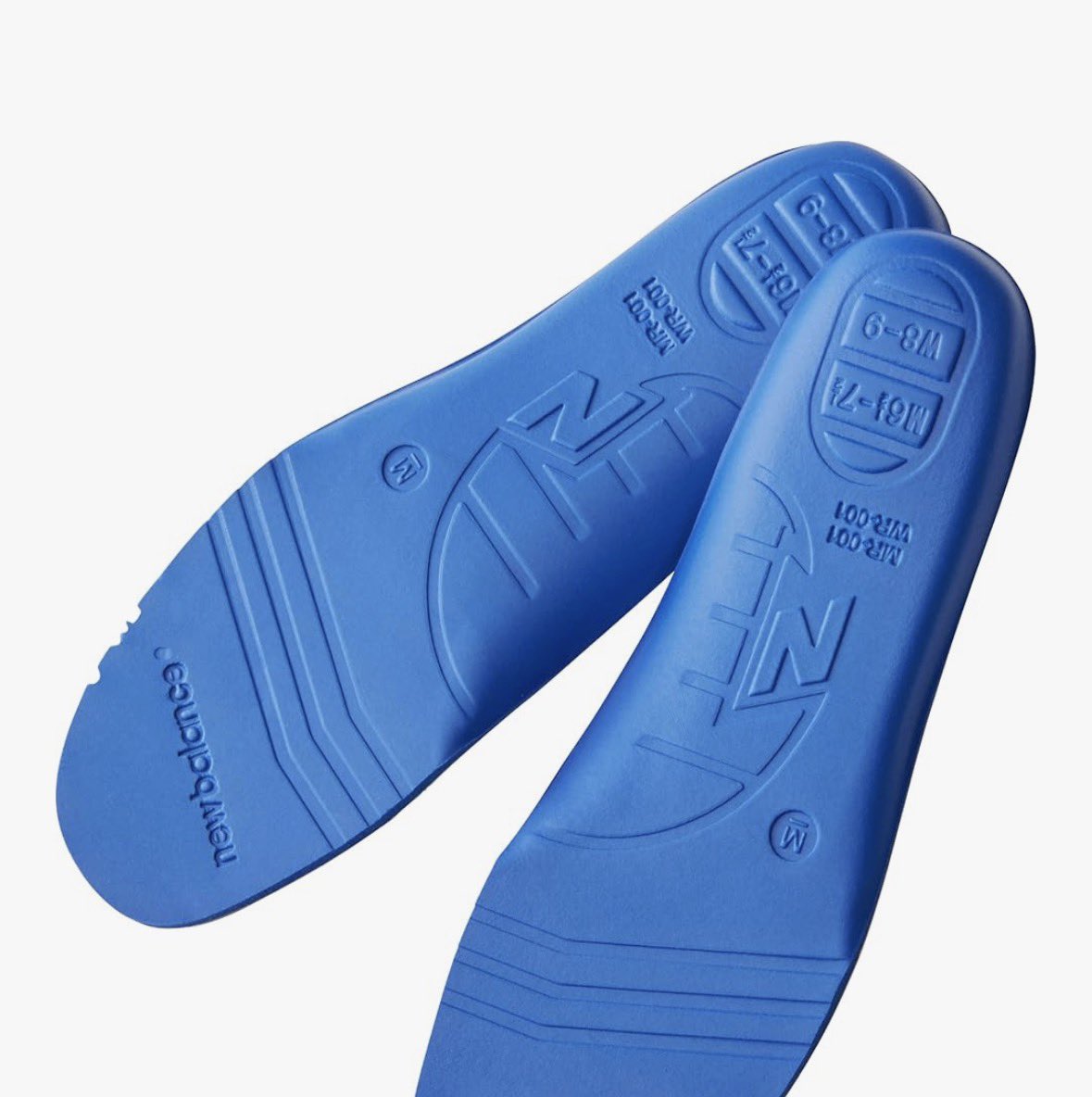 Mitsu_Aizawa's tweet image. スニーカーヘッズ必見。ニューバランスの隠れ神インソールでキックスが別物に…