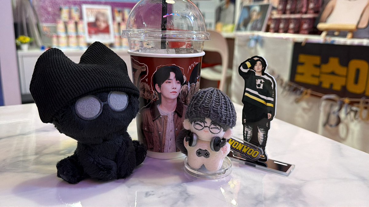 rvt_luv17's tweet photo. ジョシュアのセンイルカフェへ行って
爆音で大画面のMV見て来た❤️‍🔥
テンション⤴️⤴️
セブチ不足解消しました🤩

#鶴橋
#unclebox
#SEVENTEEN https://t.co/SwBnmuxK1Z