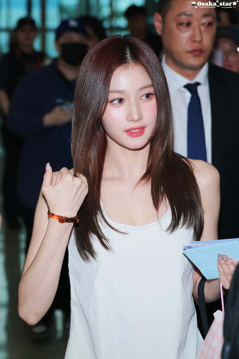 osaka_star1229's tweet photo. 250621 ICN

#트와이스 #사나 #TWICE #SANA #サナ https://t.co/dOSuoO4pAv