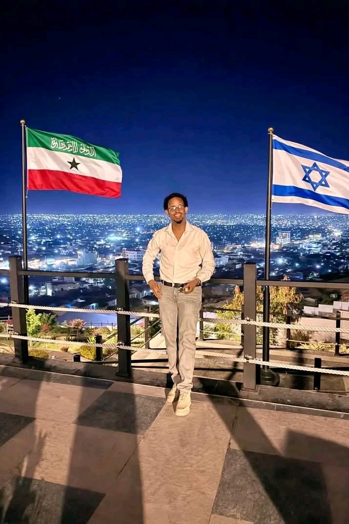 Abdirahman69592's tweet photo. This is the capital of the Republic of #Somaliland, Hargeisa, where the flag of the world's most powerful country, #Israel, is flying. 🇮🇱🇮🇱♥️✊🇹🇼 https://t.co/bwhGvXz71x