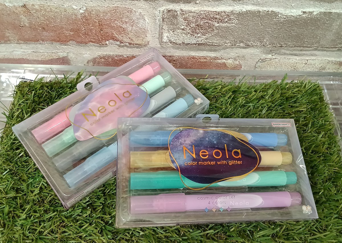 keioatmanfuchu's tweet photo. 新商品情報!
昨日に続き…#サンスター文具 さんの『#Neola(#ネオラ)』が府中店に入荷です!
今流行りの #キラキラペン のマーカーです。
蛍光ペンのような平たいペン先で、塗るもマーキングするも使いやすい!
手帳デコにもオススメですよ~!
【3F文具】
#文具 #文房具 https://t.co/lVUE29V55x