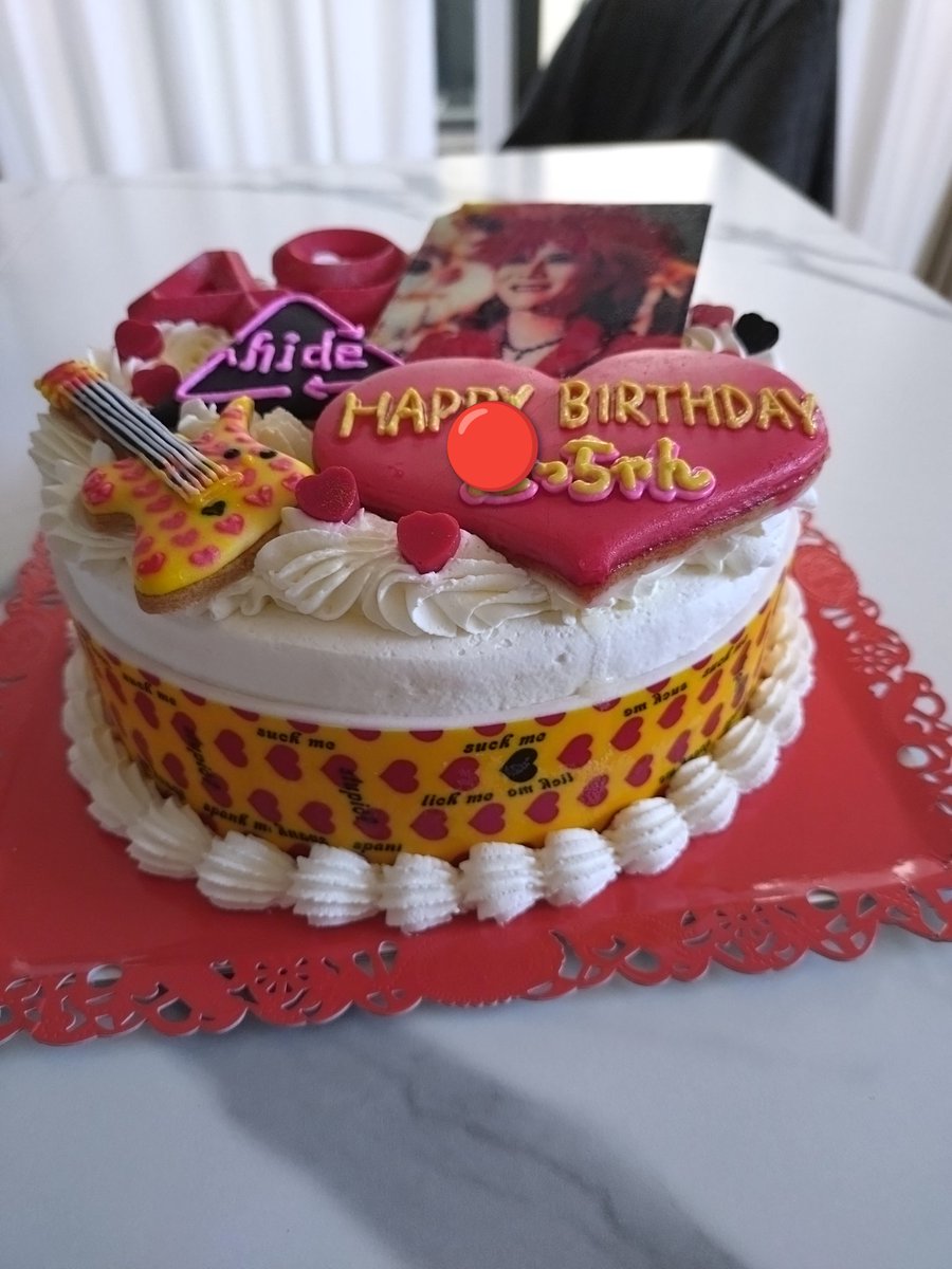 etu1228's tweet photo. 夫からのサプライズ🎂
#hide
#BIRTHDAYケーキ
#年齢バレバレだw https://t.co/3OAoObfvbT