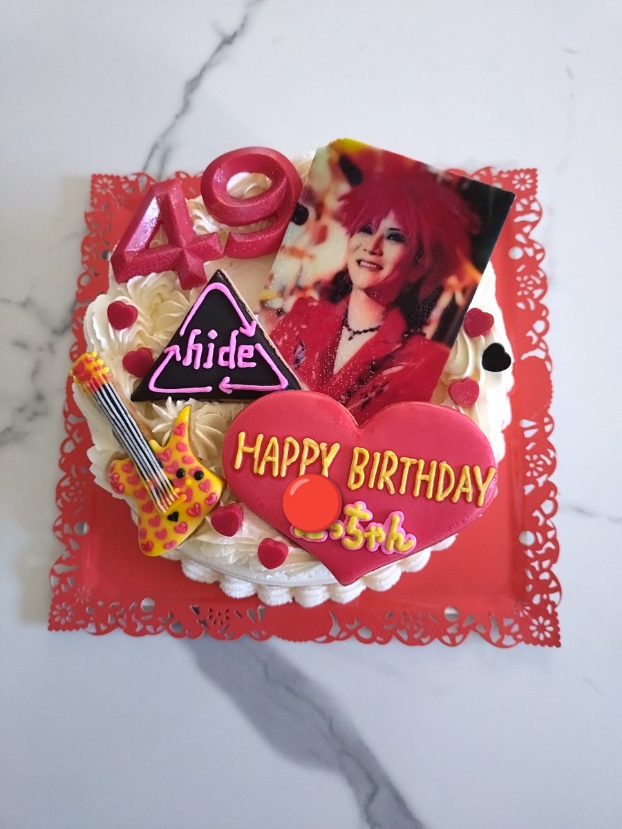 etu1228's tweet photo. 夫からのサプライズ🎂
#hide
#BIRTHDAYケーキ
#年齢バレバレだw https://t.co/3OAoObfvbT