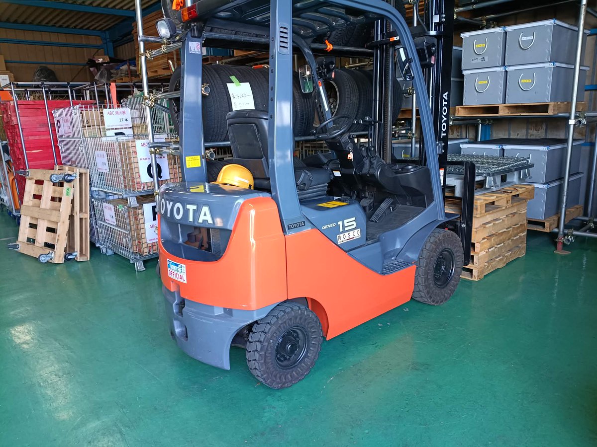 倉庫内で活躍のフォークリフトも洗車とワックス掛け #MOSCO #ラリー