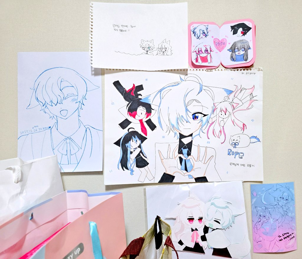 PRF___S's tweet image. 받은 선물들...🥺
오늘부터 제 보물 1호예요...