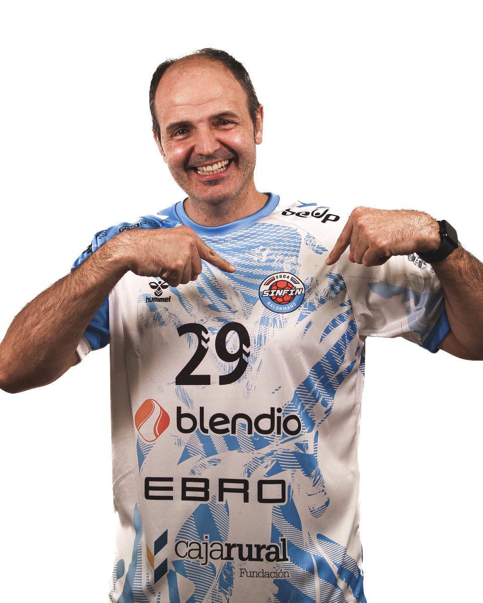 📰 🚨 𝑯𝑬𝑹𝑹𝑬𝑹𝑶 𝑳𝑶𝑵 𝑽𝑼𝑬𝑳𝑽𝑬 𝑨 𝑳𝑨𝑺 𝑷𝑰𝑺𝑻𝑨𝑺

A nuestra figura insignia le ha picado el gusanillo de volver a jugar y nosotros no podemos decirle que no a nada 😏 

Pronto anunciaremos al nuevo técnico pero muchos ya os lo imaginaréis 💭

🔵⚫️ #AúpaSinfín