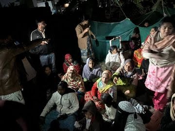 Hello <a href="/RahulGandhi/">Rahul Gandhi</a>  ji

In Congress-ruled Karnataka, bulldozers demolished 400 Muslim homes.

The demolitions took place in Fakir Colony and Wasim Layout, leaving approximately 400 families homeless. This action was carried out during the coldest period of the year in the city.