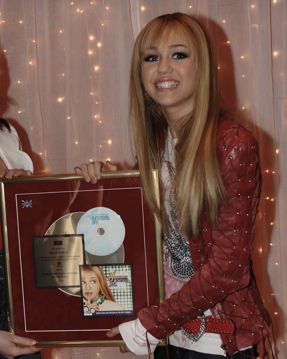 neverbesarah's tweet photo. she was 15 🥹✨ https://t.co/zR1MuVM4Ve