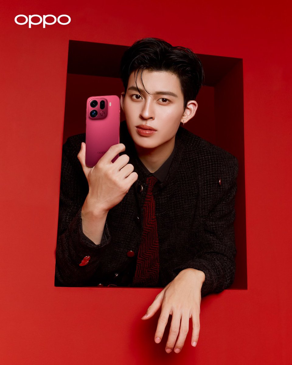GMMTV's tweet image. ขอแสดงความยินดีกับ “ปอนด์ ณราวิชญ์” OPPO Finder คนล่าสุดของ OPPO Thailand ฝากติดตามกันด้วยนะคะ

#FindX9SeriesTHxPond 
#สีแดงVelvetRed 
#GMMTV