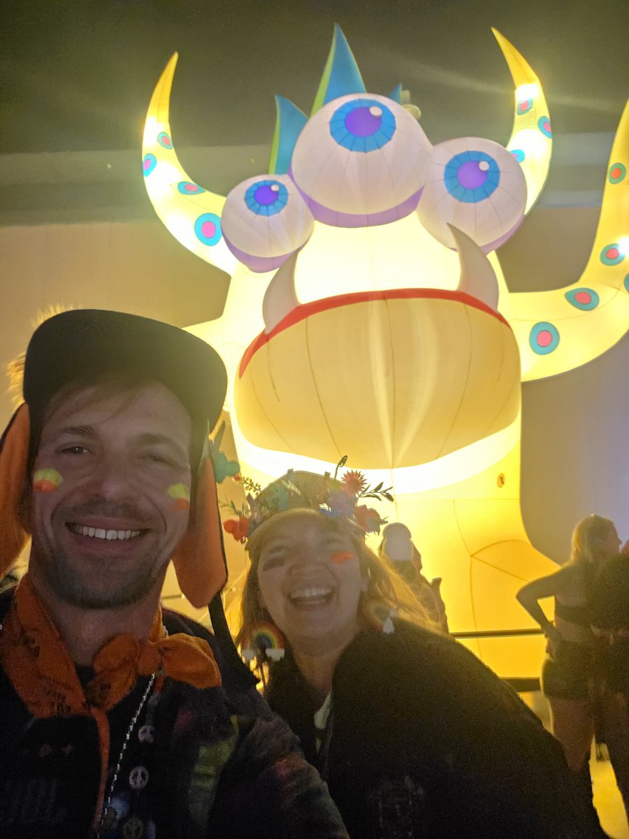 Karlides's tweet image. This vibe is yours! @hijinxfest great to see you again ❤️🌈