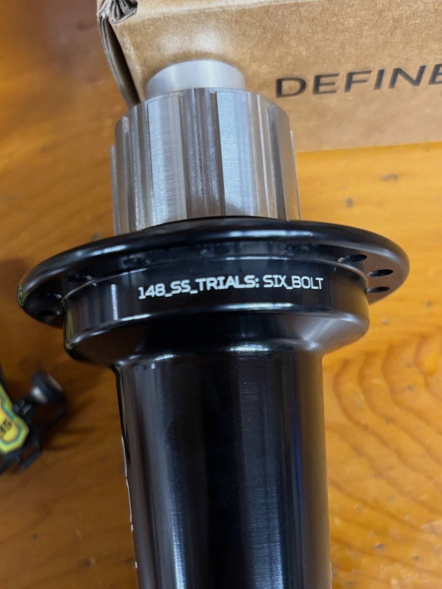 ogwcycle's tweet image. 今年最後の入荷はHOPE PRO5 SS BOOST
待望のブースト規格のシングルスピードハブです。
SPECIALIZED P3のオーナーさん狙い撃ちのアイテムですがそれ以外にも色々と使えます。