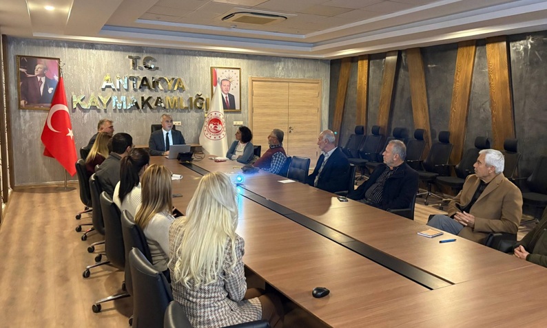 Türkmen üreticilerle bir araya geldi <a href="/Abdurra33831811/">Abdurrahman TÜRKMEN</a>  <a href="/tahirbilimm/">Tahir BİLİM</a> 
hataygazetesi.com/ilce-haberleri…