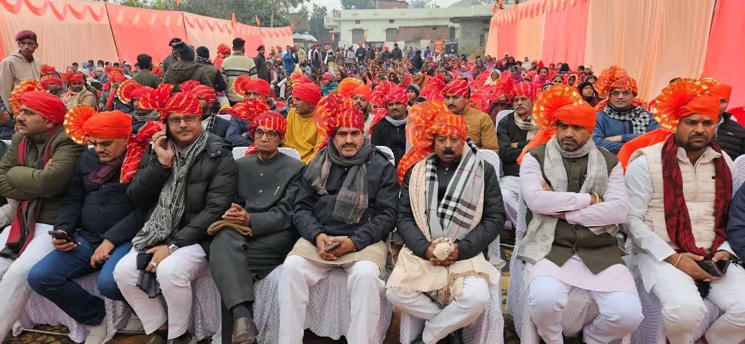 mohanverma334's tweet photo. “आज कसया में आयोजित हिन्दू सम्मेलन में माननीय प्रान्त प्रचारक आदरणीय रमेश जी भाई साहब का श्रेष्ठ एवं प्रेरणादायी मार्गदर्शन प्राप्त करने का अवसर मिला।”
#BJP #Uttarpradesh #BharatiyaJanataParty #NarendraModiMYogiAdityanathVijay #RashtriyaSwayamsevakSangh https://t.co/sLhiOoYXN9