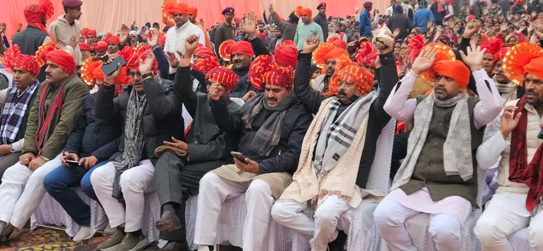 mohanverma334's tweet photo. “आज कसया में आयोजित हिन्दू सम्मेलन में माननीय प्रान्त प्रचारक आदरणीय रमेश जी भाई साहब का श्रेष्ठ एवं प्रेरणादायी मार्गदर्शन प्राप्त करने का अवसर मिला।”
#BJP #Uttarpradesh #BharatiyaJanataParty #NarendraModiMYogiAdityanathVijay #RashtriyaSwayamsevakSangh https://t.co/sLhiOoYXN9