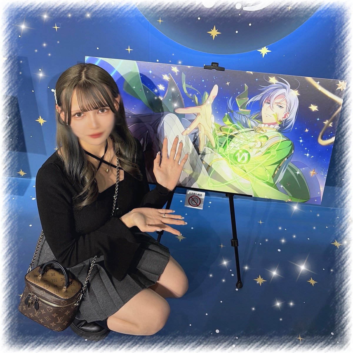 never___ri's tweet photo. 同じポーズしか出来ない。
芸のない人間です。(手は繋ぎたい) https://t.co/1SAMqDVDfy