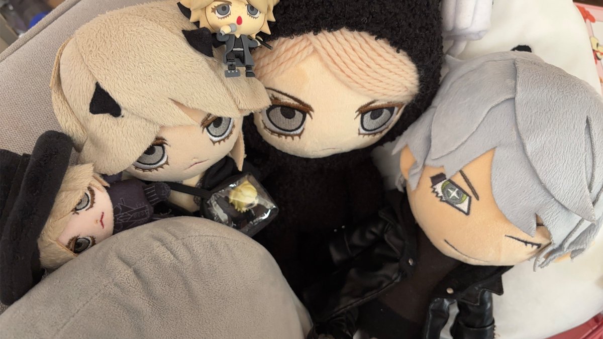 1人しか愛せない…とか 私、言ってたけど 結構いらした😆 #HYDEさま