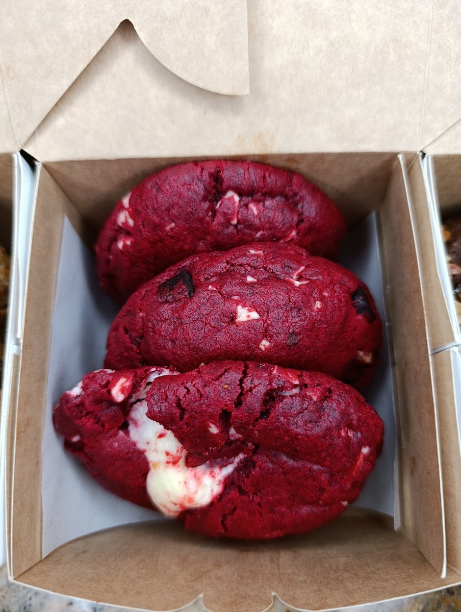 Anointed_HCakes's tweet photo. The only red flag you should trust 😂
Red velvet with cream cheese 0712🍪133🍪629 #Nairobi #Ruaka https://t.co/e40hnrTh3J
