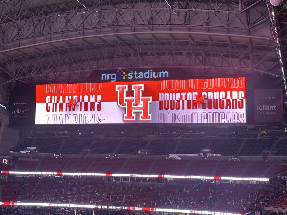allthingscoogs's tweet image. COOGS WIN!!! 🏆🐾🐾
