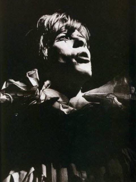 On this day 58 years ago, Pierrot In Turquoise opens at the Oxford New Theatre on George Street. Starring Lindsay Kemp (Pierrot), David Bowie (Cloud), Jack Birkett (Harlequin), Annie Stainer (Columbine) and Michael Garrett (piano) in 1967