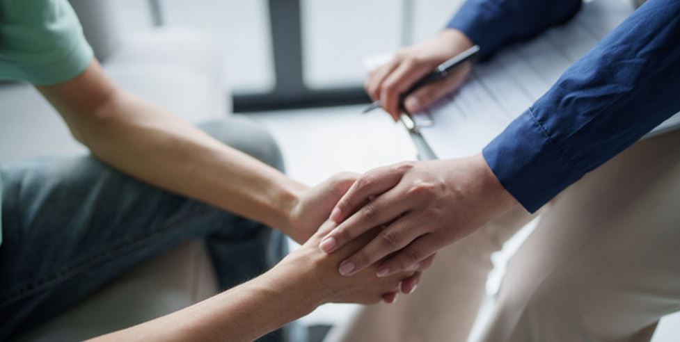 تقرير #ملتقى_أسبار بعنوان: "الصحة النفسية كركيزة للاستقرار الأمني" يؤكد أن الأمن لا يرتبط فقط بالقوانين، بل يستند إلى سلامة الأفراد النفسية والاجتماعية كقاعدة لبناء مجتمع متماسك.

<a href="/EradahHamad/">🌷Dr.Eradahد.إرادة🧠</a> <a href="/AltalhiDr/">د.علي الطلحي</a> <a href="/drabdrhmanazmi/">د. عبدالرحمن العازمي</a> <a href="/N1NAJWA/">NAJWA ALotaibi~نجوى العتيبي</a> 

للمزيد: goo.su/cOLx1
للاطّلاع على