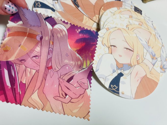 新刊セットのマルチクリーナーと腋見せコースター良い感じ🥰 