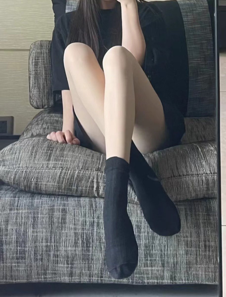 율 tweet media